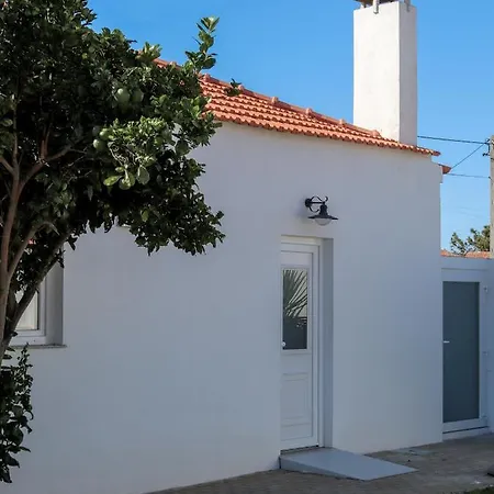 Δωμάτια σε οικογενειακή κατοικία Perto Do Mar, Local *